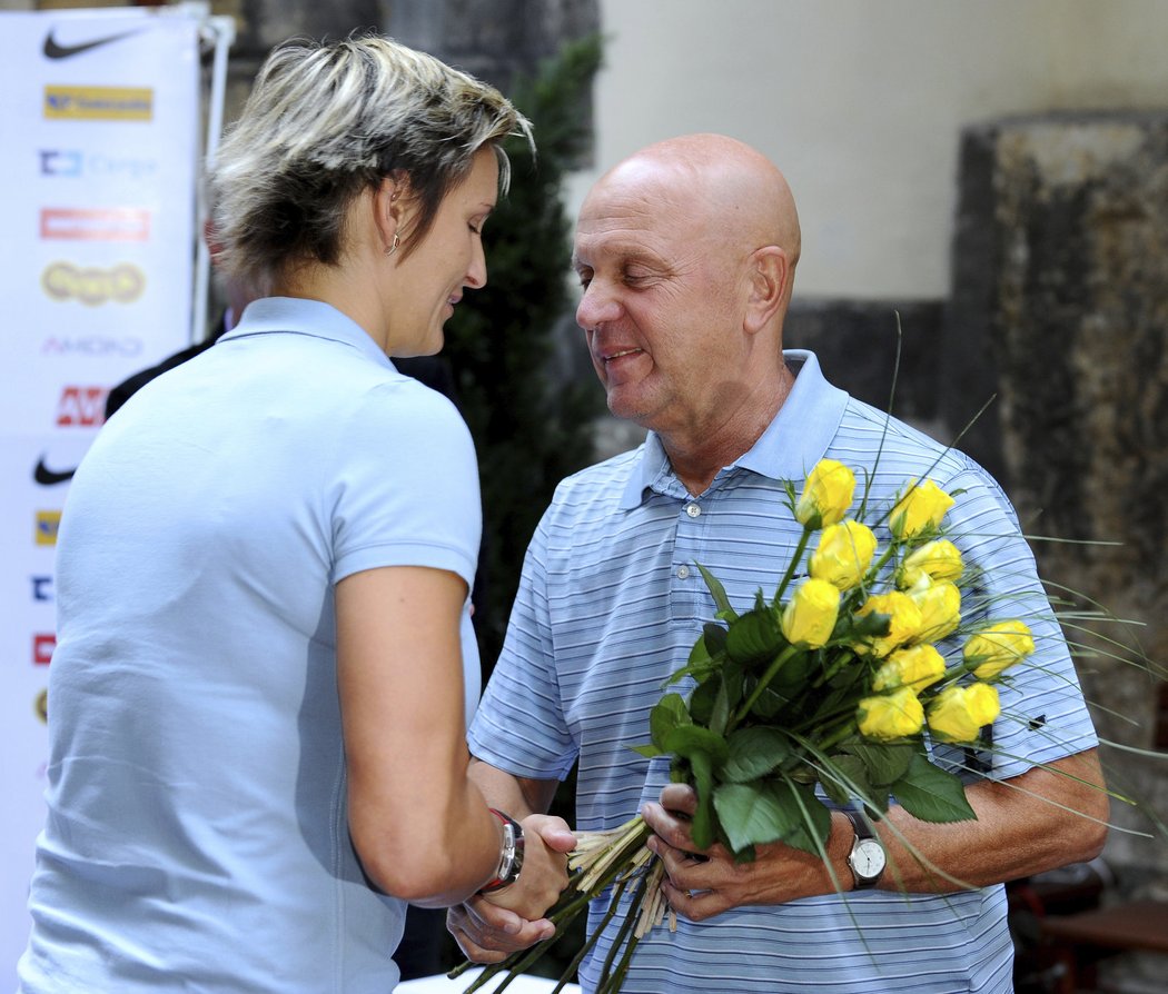 Barbora Špotáková se vrací k trenéru Černému