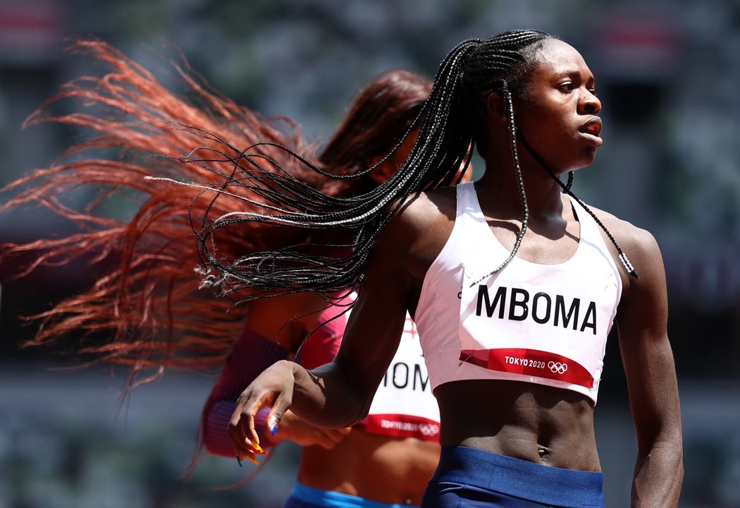 Christine Mbomaová z Namibie nemohla v Tokiu běžet čtvrtku