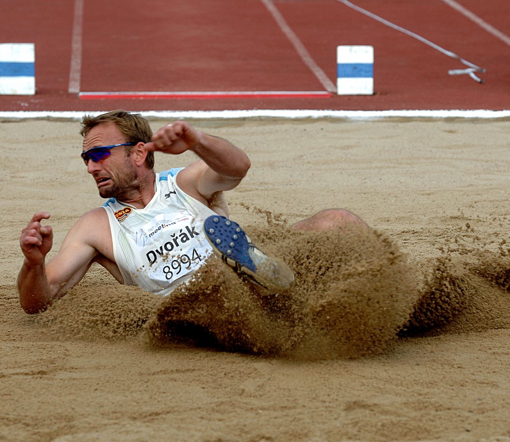 2008. Poslední rok závodní kariéry. Tomáš Dvořák na mítinku v Kladně.