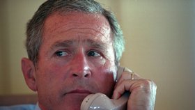 Tehdejší prezident Bush mohl nařídit shození atomové bomby.