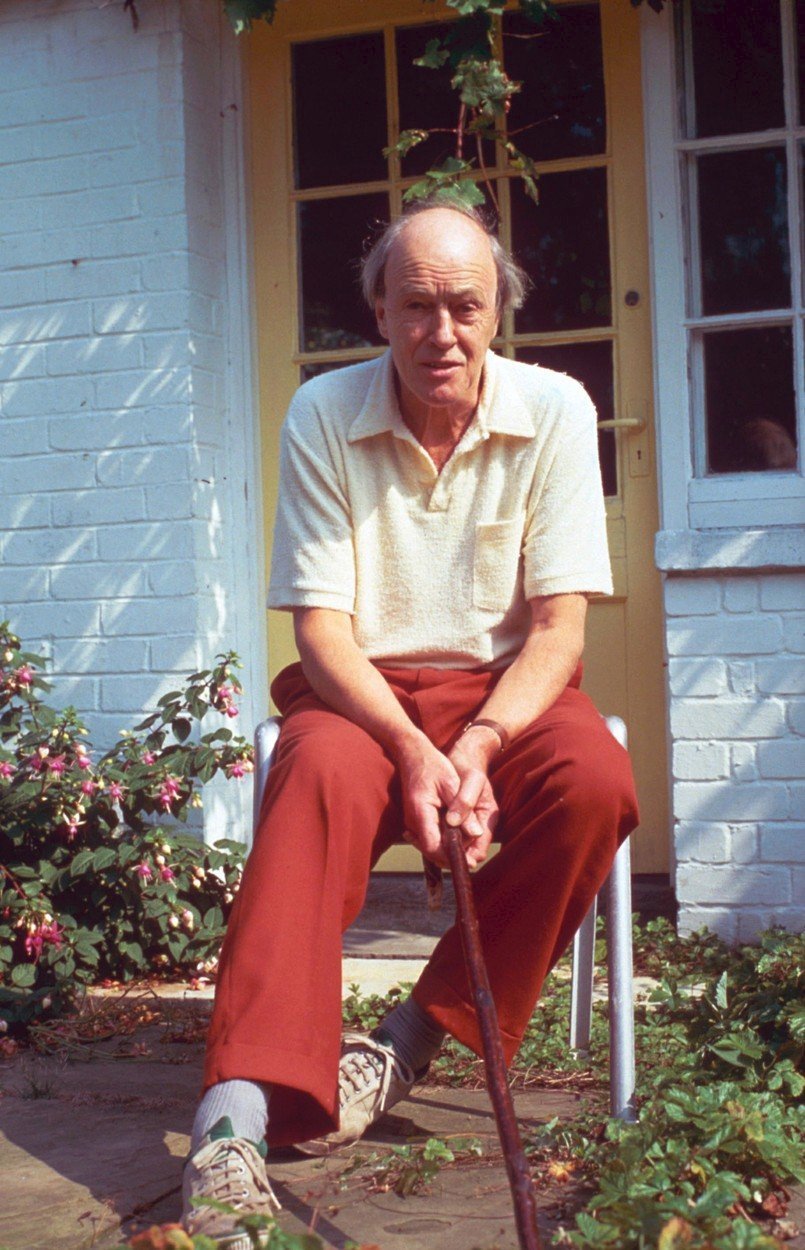 Roald Dahl (†74)