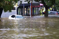 Povodně, výpadky proudu a uvěznění lidé. Na Novém Zélandu řádila bouře