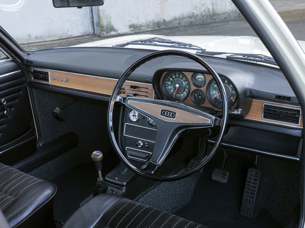 Audi 100 2-door GL (1971)