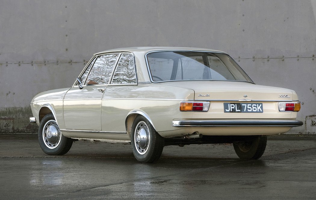 Audi 100 2-door GL (1971)