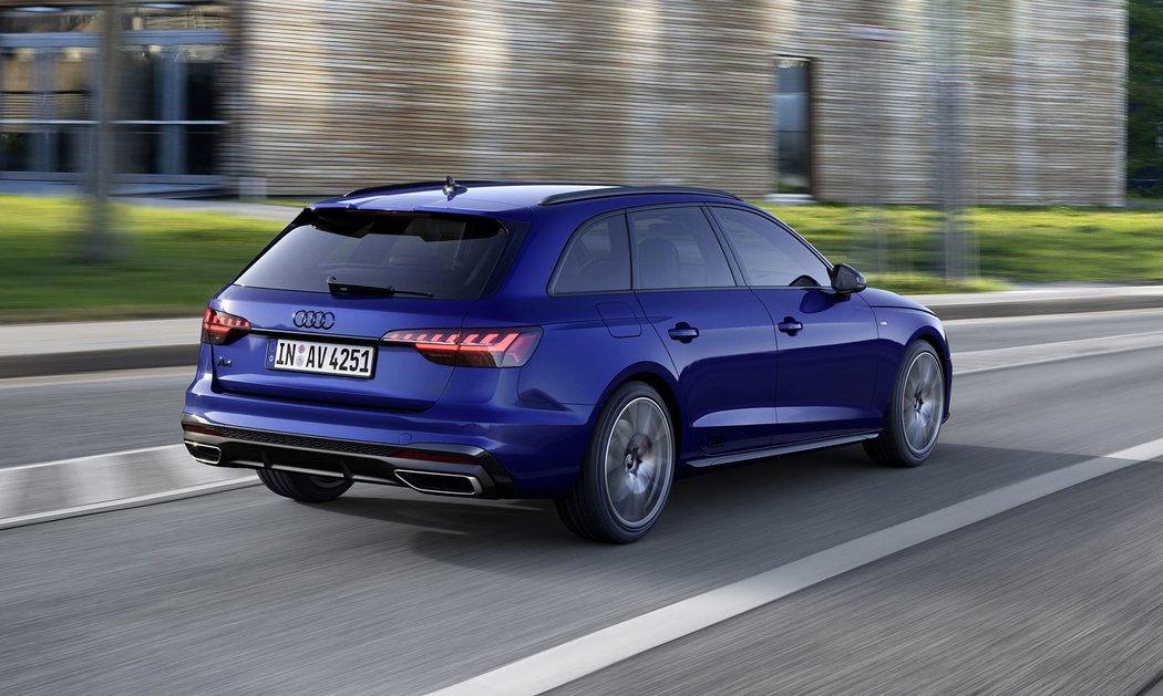 Audi A4 Avant S line competition plus