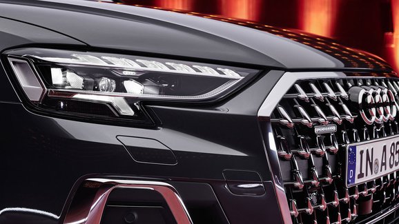Nová světla Audi mají 1,3 milionu zrcadel menších než lidský vlas