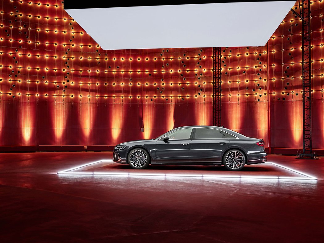 Audi A8L