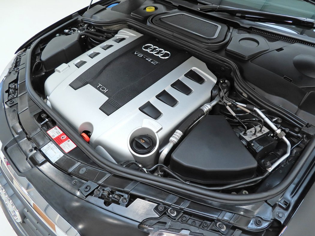 Audi A8L 4.2TDi SE Quattro (2005)