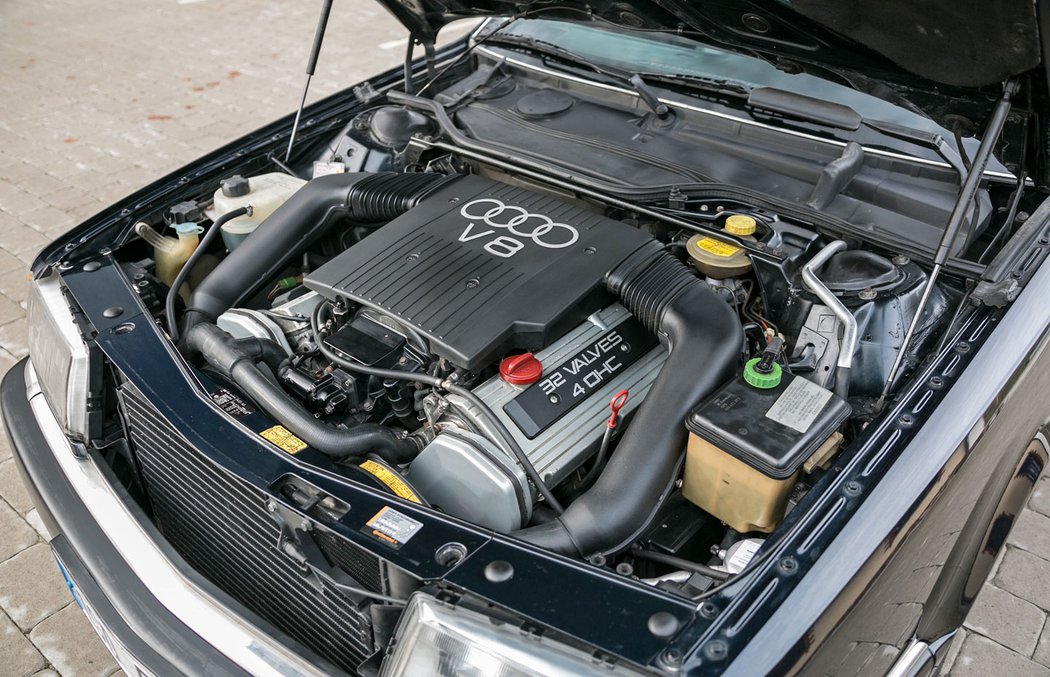 Audi V8