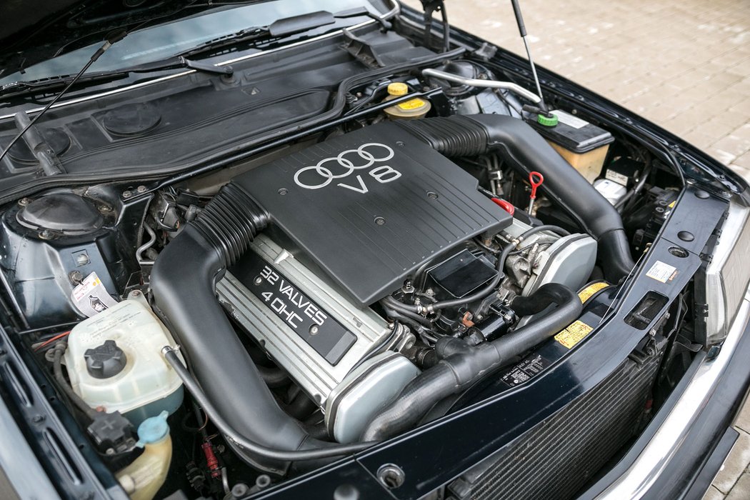 Audi V8