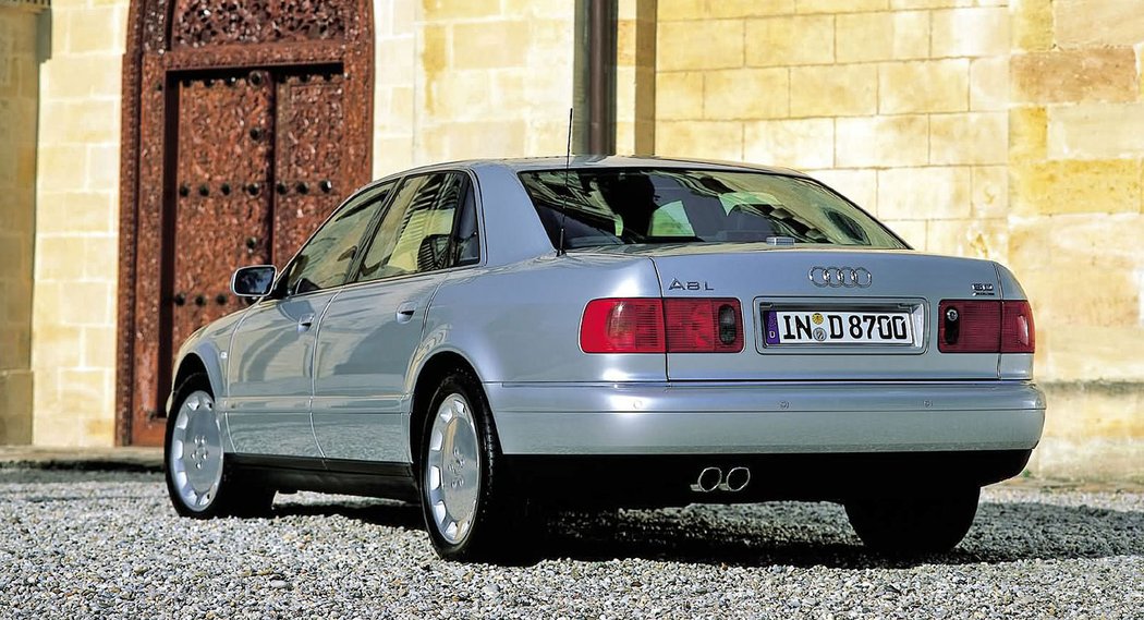 Audi A8 L 6.0 (2001-2002)