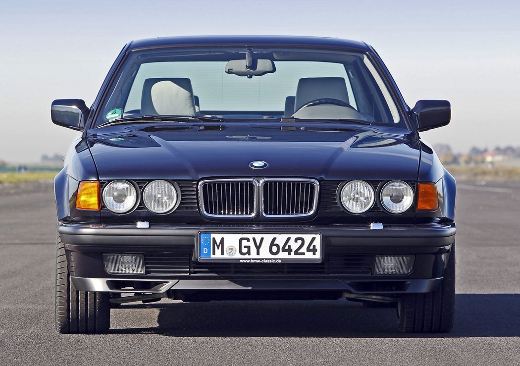 BMW 750iL E32 (1987-1994)