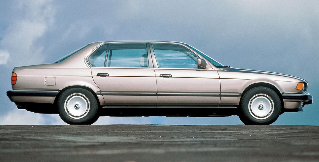 BMW 750iL E32 (1987-1994)