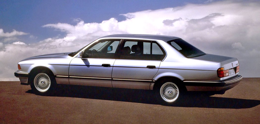 BMW 750iL E32 (1987-1994)