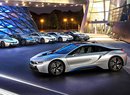 Souboj laserových světlometů vyhrálo BMW, dodalo první i8