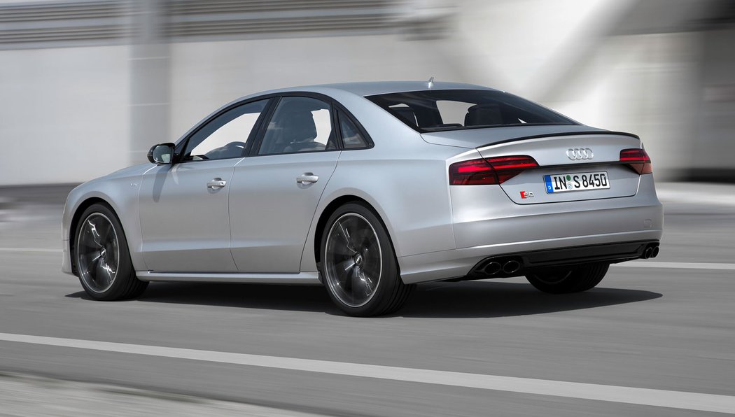 Audi S8