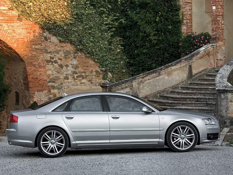 Audi S8