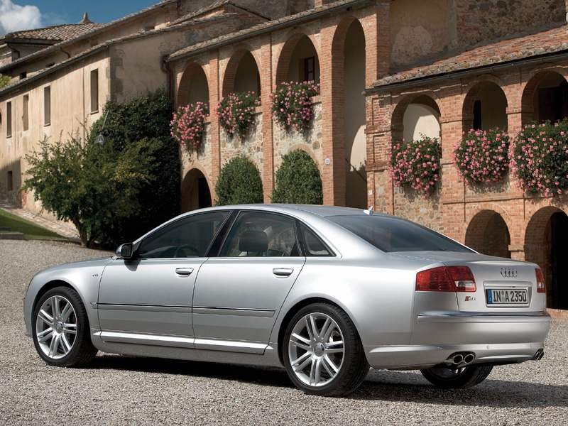 Audi S8