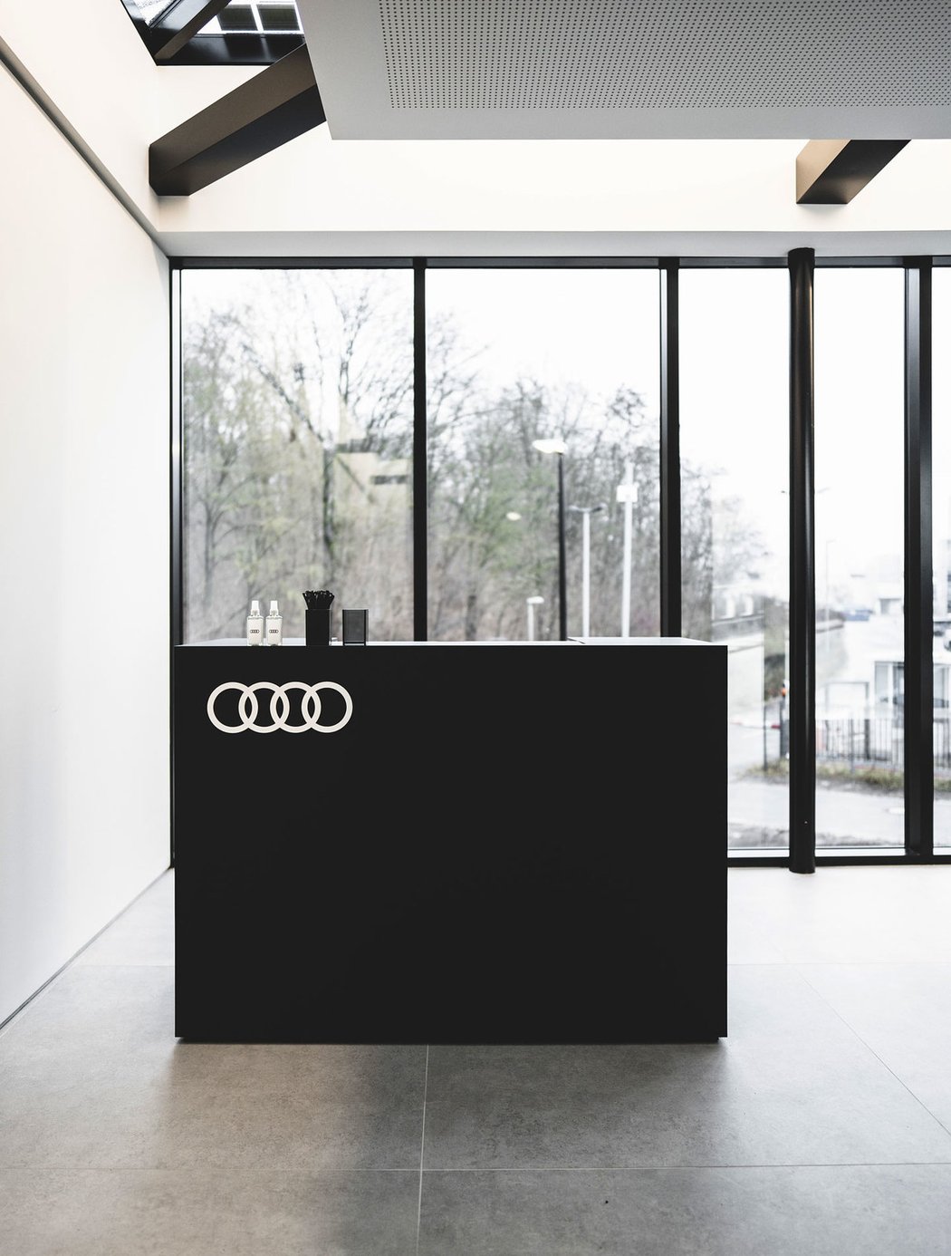 Audi charging hub