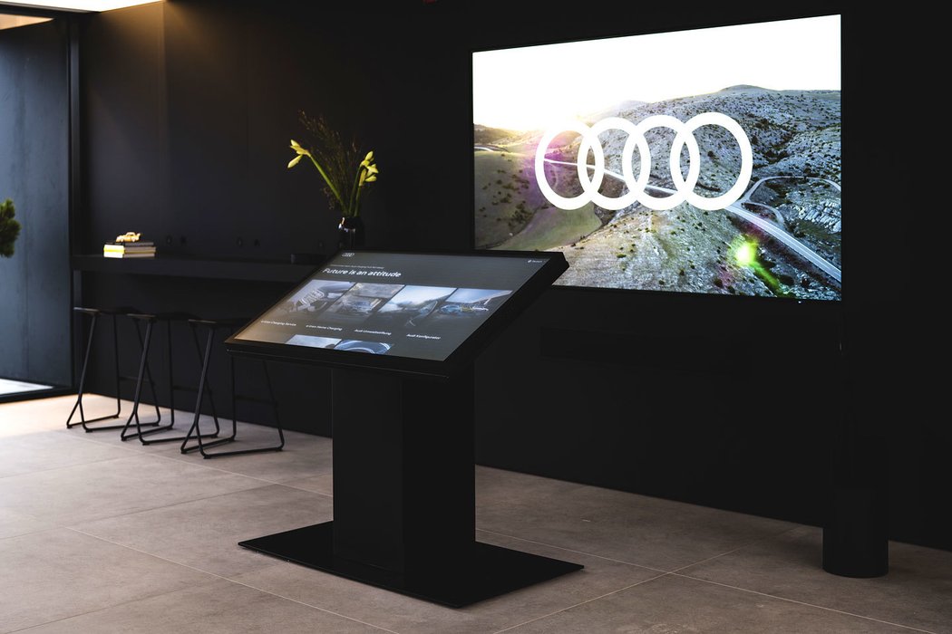 Audi charging hub