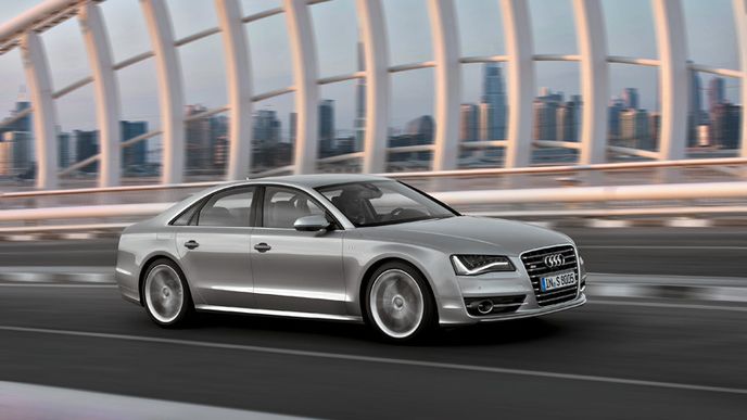 Audi S8