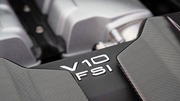 Jaký motor dostane nová R8? Šéf Audi Sport prý stále bojuje za V10