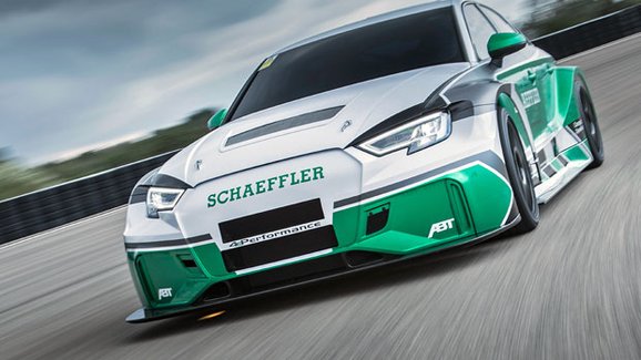 Schaeffler 4ePerformance je zběsile driftující Audi RS 3 Sedan na elektřinu