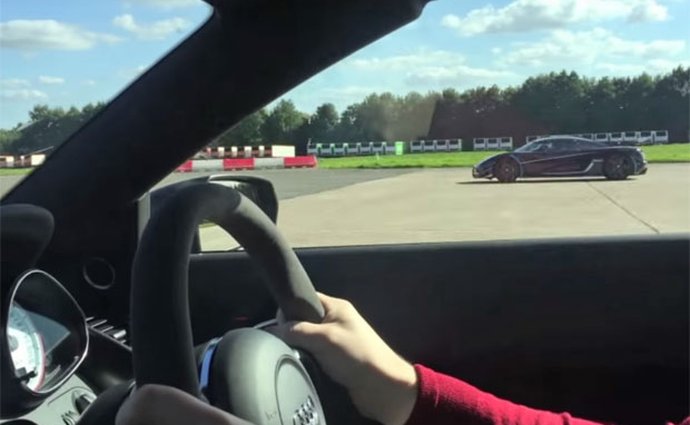 Video: Když je rychlé auto zoufale pomalé. Audi R8 GT Spyder vs. Koenigsegg One:1