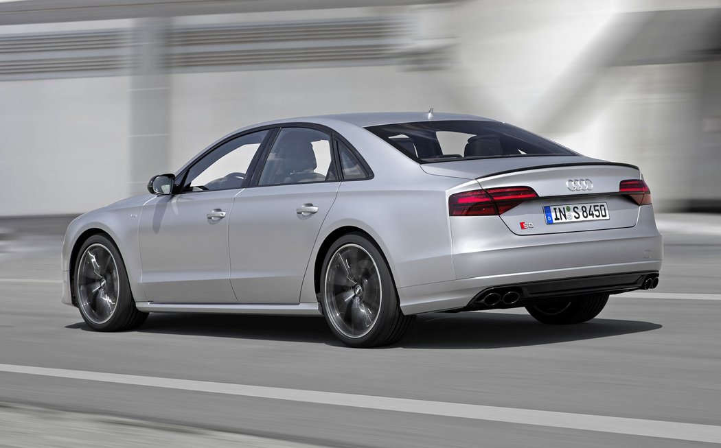 Audi S8