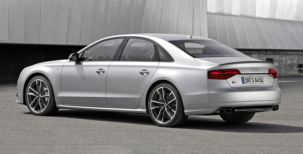 Audi S8