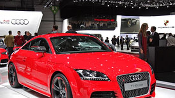 Ženeva živě: Audi TT RS plus je nejsilnější TT všech dob (autosalonové video) Ženeva živě: Audi TT RS plus je nejsilnější TT všech dob (autosalonové video)