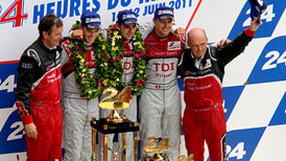 Le Mans 2011: Jediné Audi odolalo čtyřem Peugeotům (velká fotogalerie)