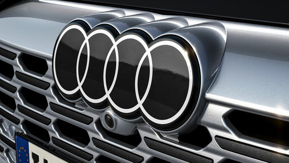 Audi následuje trendy, představuje jednodušší logo bez 3D efektu a chromu