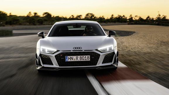 Připravte si kapesníky: Rozlučkové video od Audi pro model R8 stojí za to