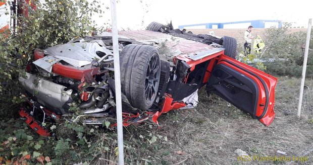 Z luxusního audi zbyla hromada šrotu: Řidič (†34) bojoval o život v nemocnici, prohrál