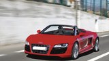 Audi R8 Spyder: Řidič si užívá, spolujezdec se modlí...