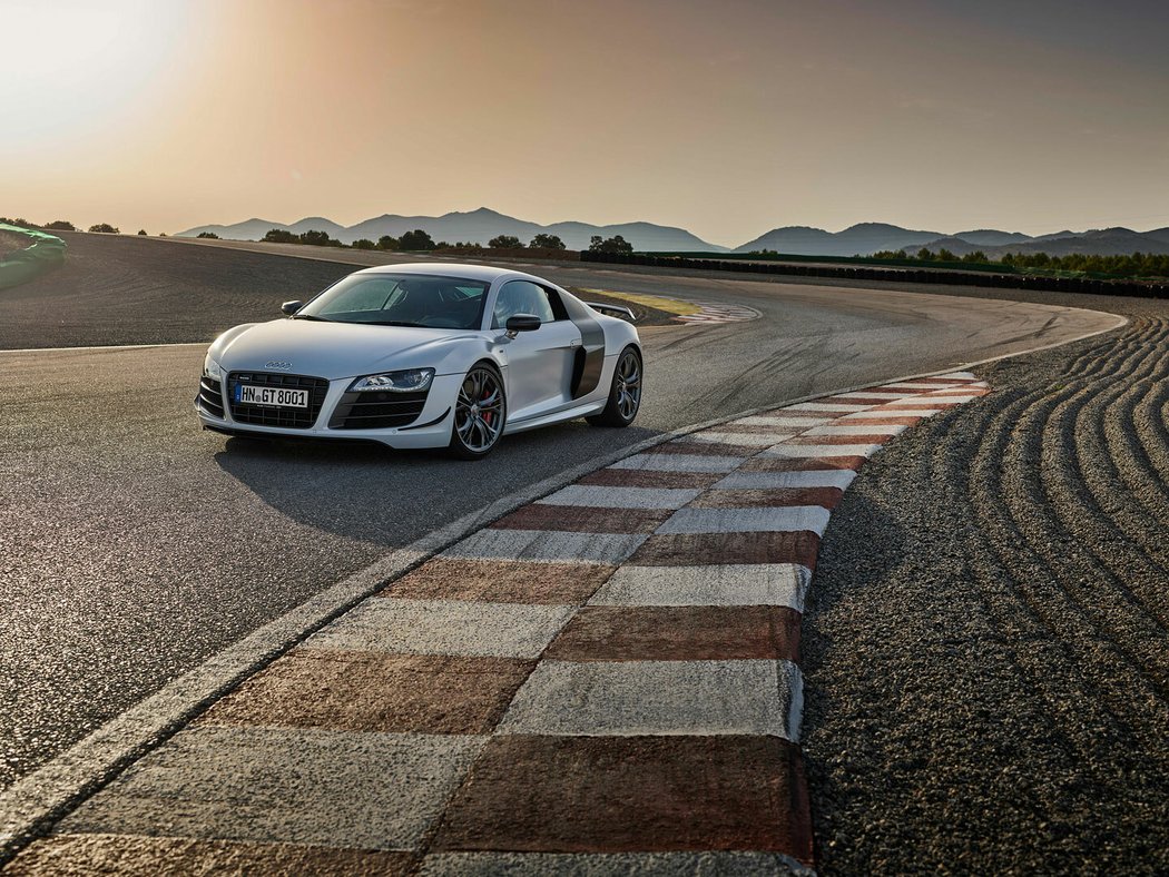 Audi R8 Coupé V10 GT RWD