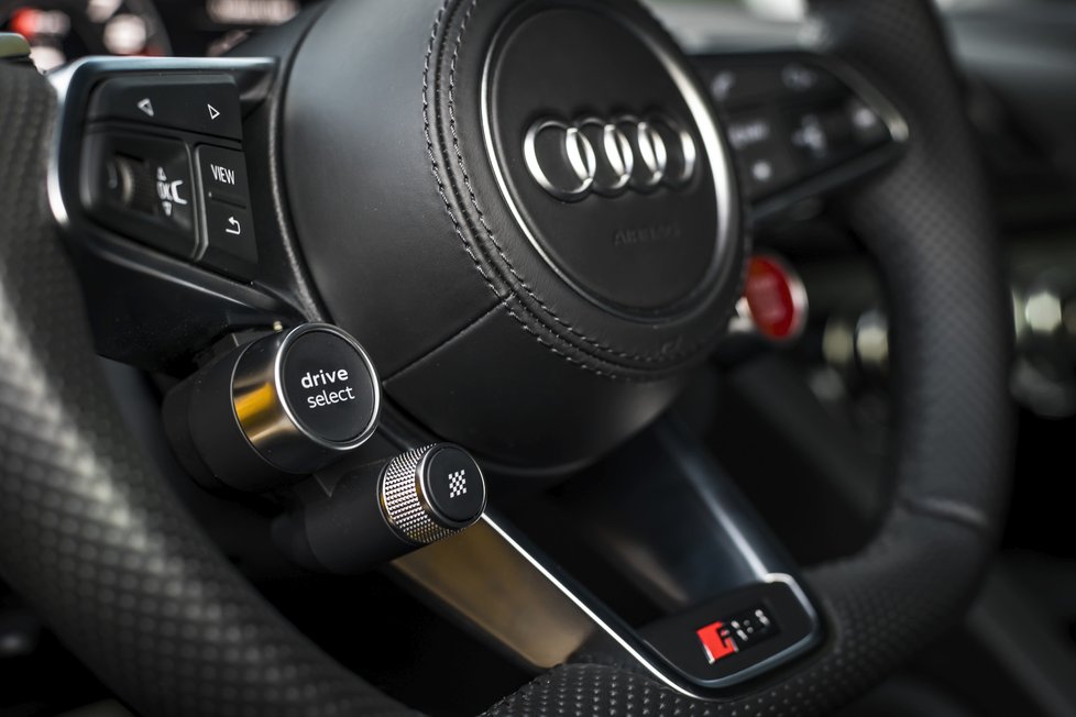 Audi R8 V10 performance quattro: Řekni, kde ty chyby jsou 