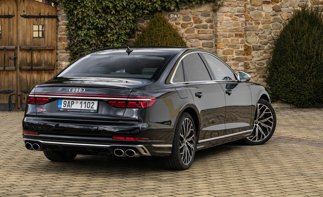 Audi S8