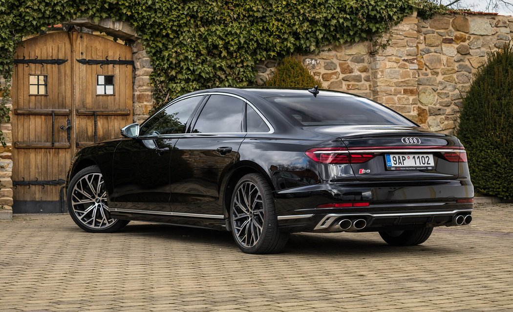 Audi S8