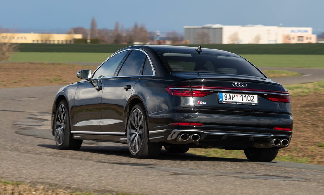 Audi S8