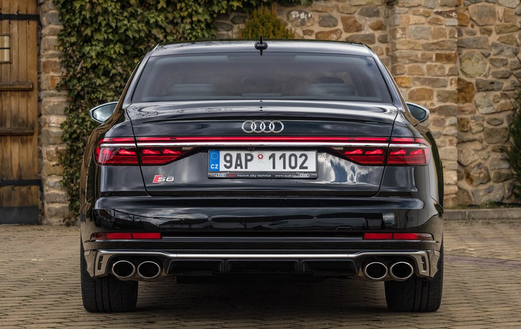 Audi S8