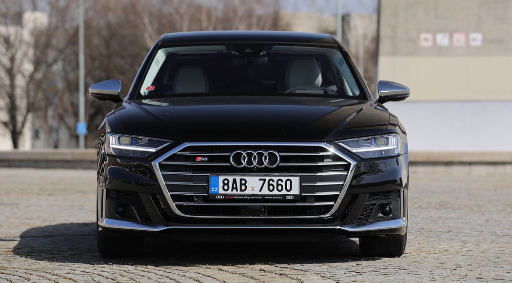 Audi S8 TFSI 420 kW quattro 