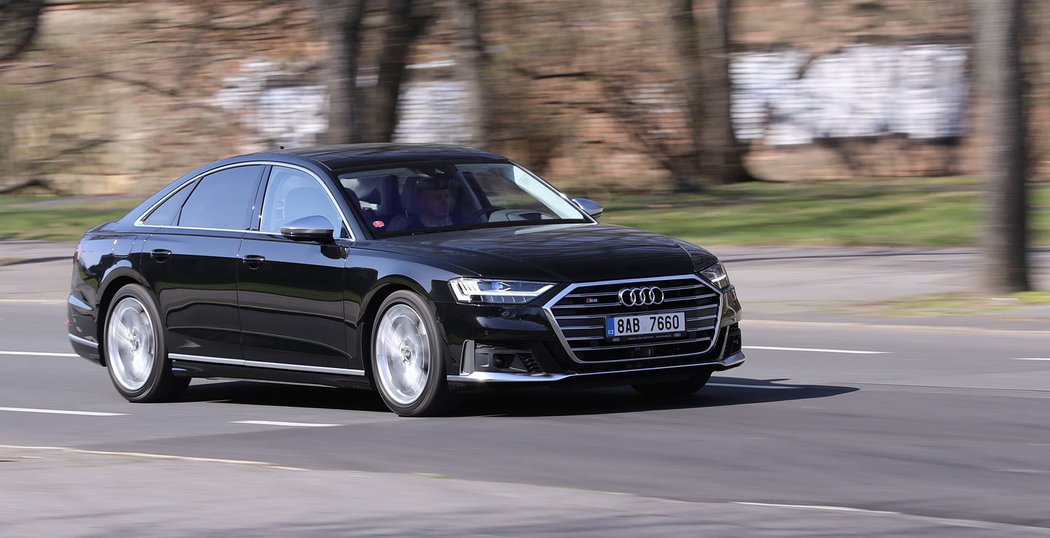 Audi S8 TFSI 420 kW quattro 