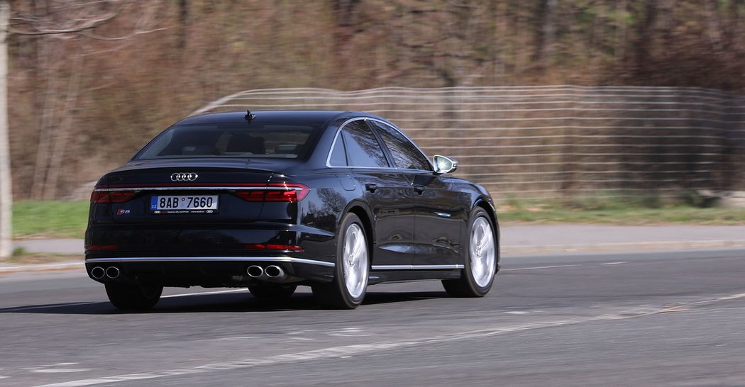 Audi S8 TFSI 420 kW quattro 