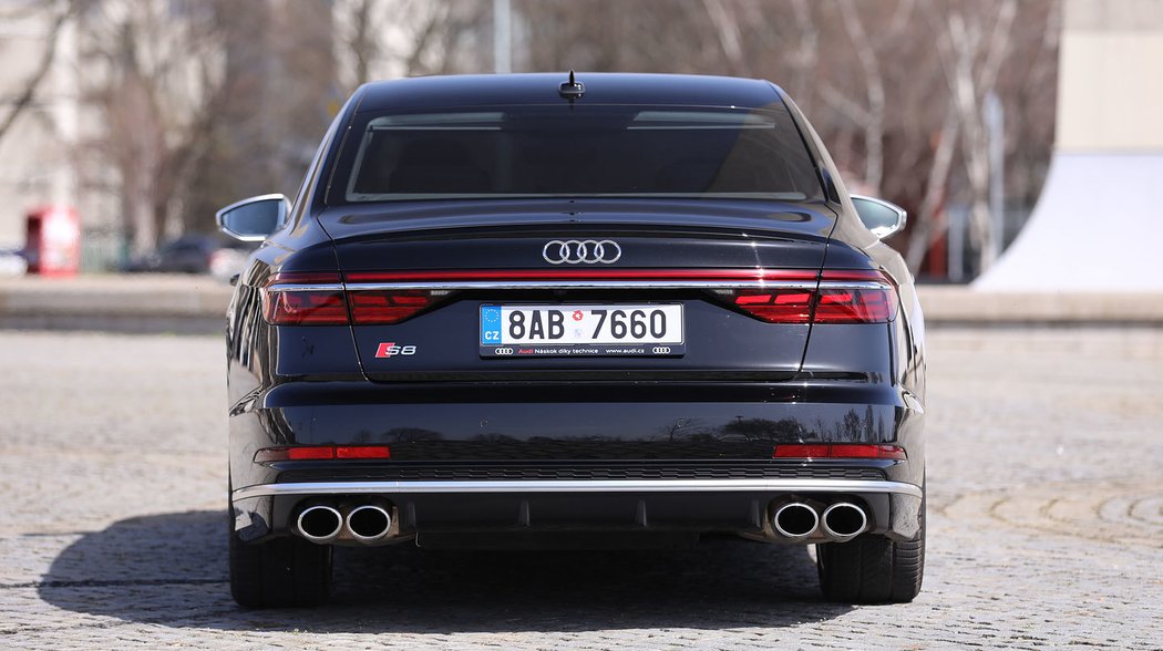 Audi S8 TFSI 420 kW quattro 