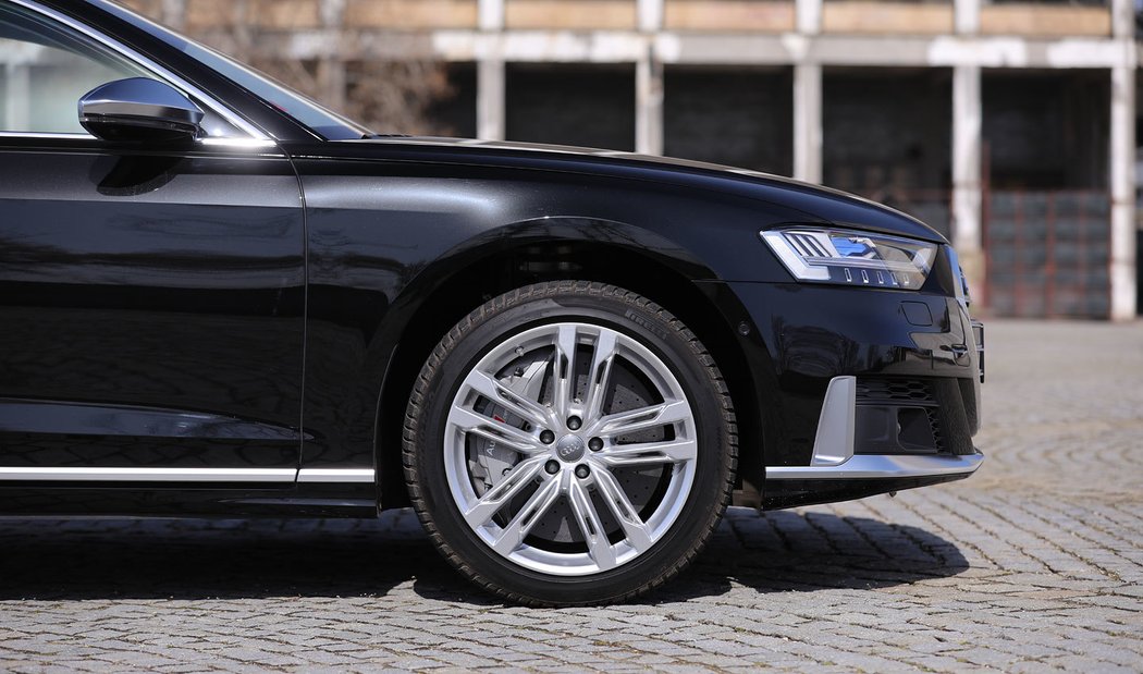 Audi S8 TFSI 420 kW quattro 