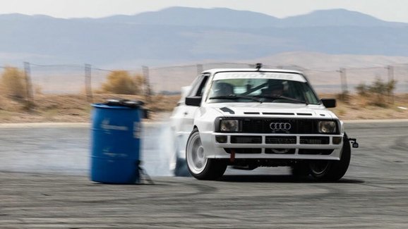 Ken Block vyvezl svou repliku Audi Sport Quattro, má 730 koní a gumy pálí na počkání