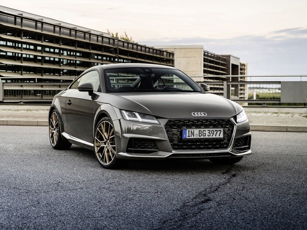 Audi TT Coupé bronze selection