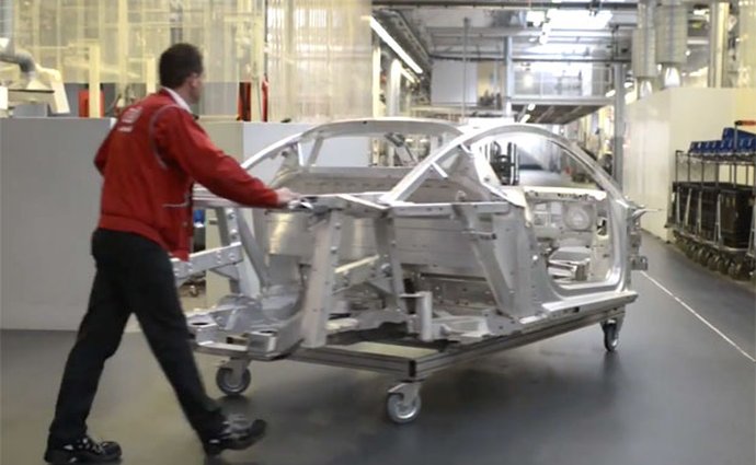Video: Jak se vyrábí Audi R8